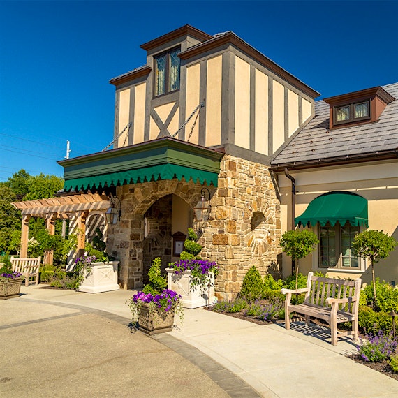 Photo courtesy of Cru Uncorked