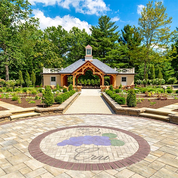 Photo courtesy of Cru Uncorked